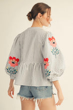 Load image into Gallery viewer, Brisa Floral Blouse
