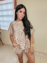 Load image into Gallery viewer, Thalia Zebra Set
