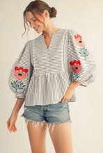Load image into Gallery viewer, Brisa Floral Blouse
