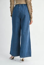Load image into Gallery viewer, Índigo Wide Leg Denim
