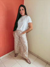 Load image into Gallery viewer, Sweet Cream Dot Barrel Jeans
