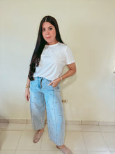 Load image into Gallery viewer, PRE ORDEN Main Character Barrel Denim
