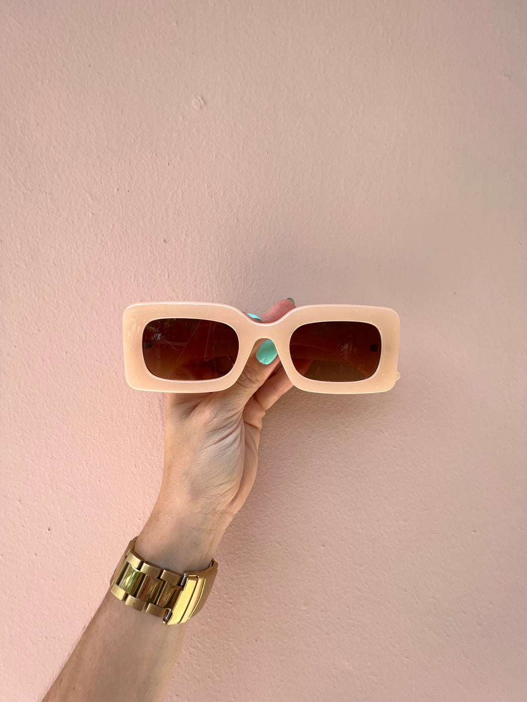 Retro Sunglasses / Nude